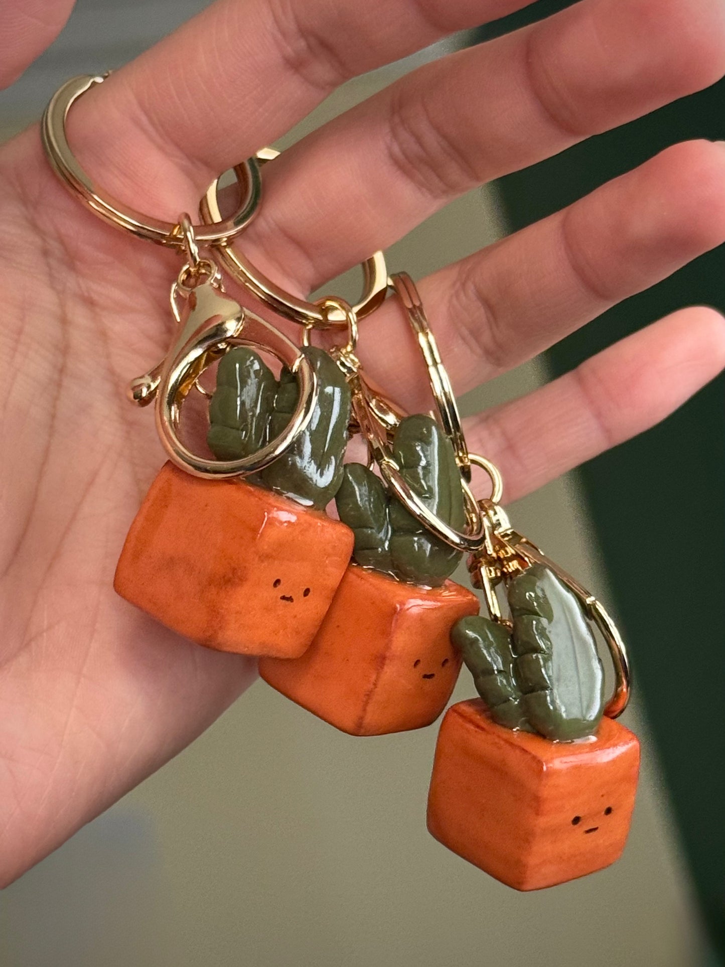 Carl the Carrot Keychain [Made-to-order]