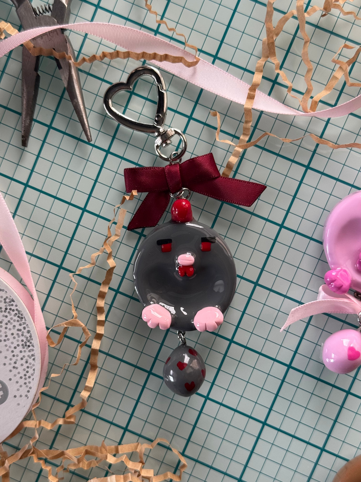 [PRE-ORDER] Pixel Chicken Worry Stone: Love Bird Series - "Val" (Dark grey)