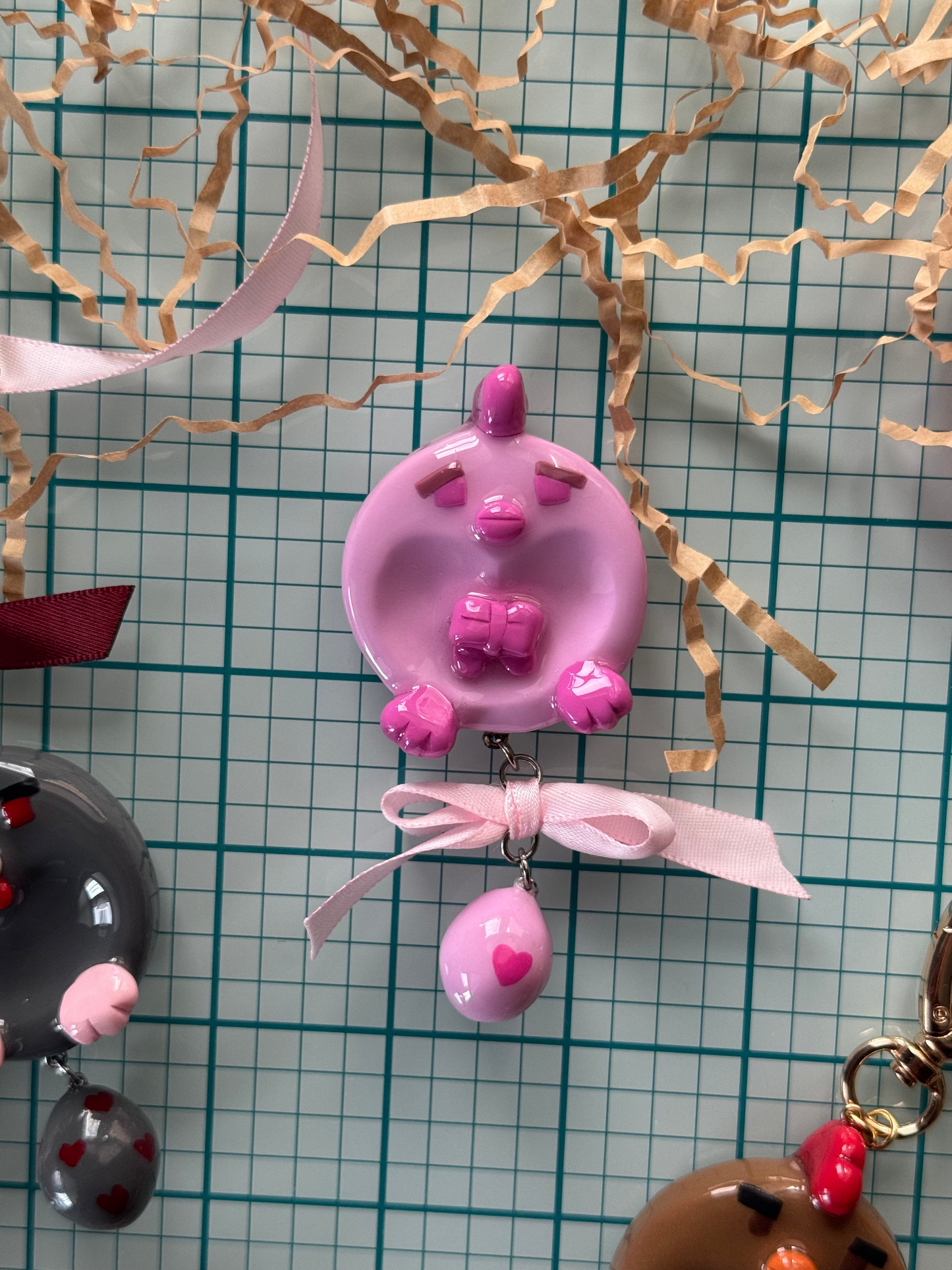 [PRE-ORDER] Pixel Chicken Worry Stone: Love Bird Series - "Pinky" (Pink)