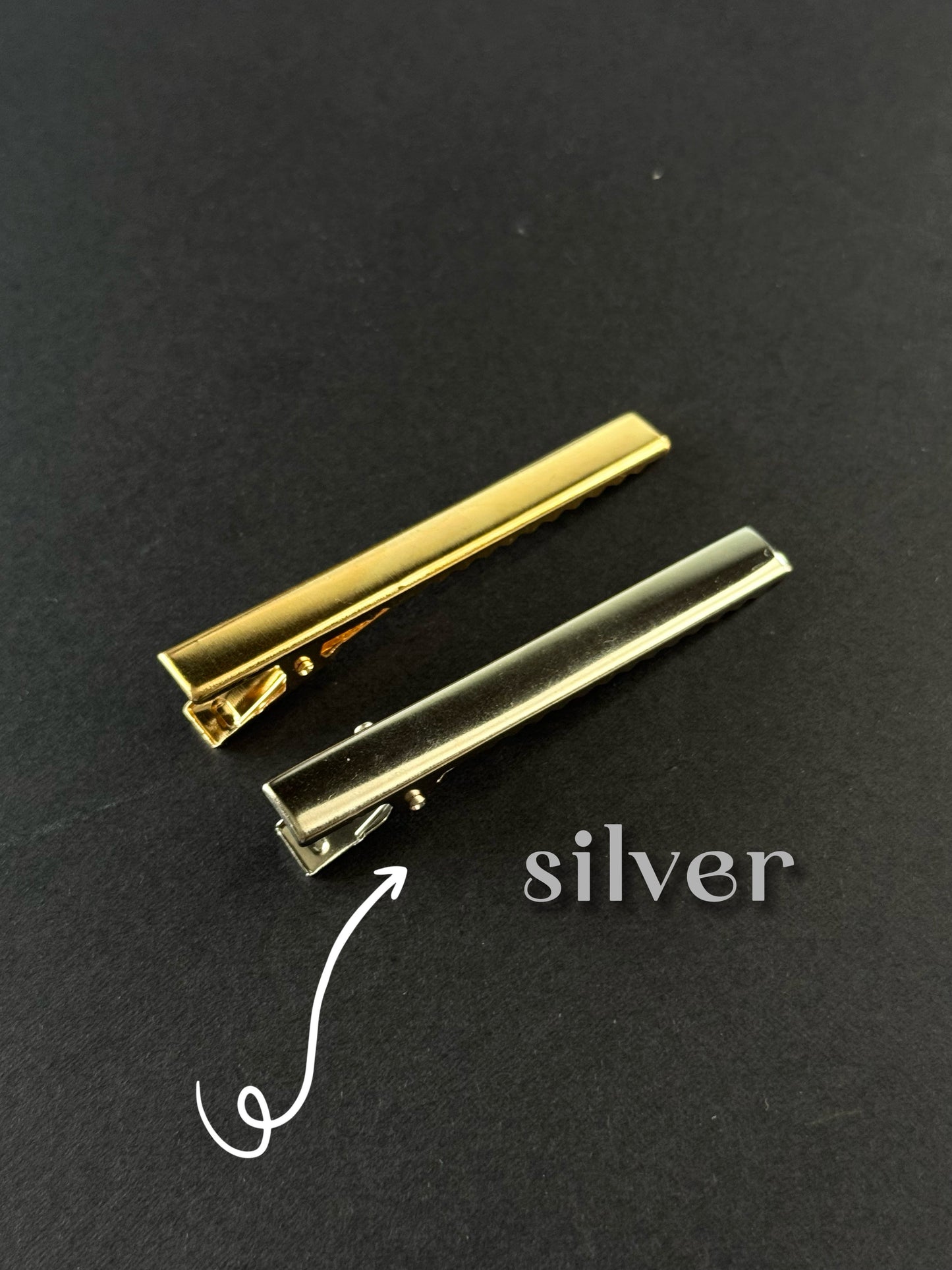 [PRE-ORDER] Chibi Skull Hair Clips (Single or pair, gold or silver)